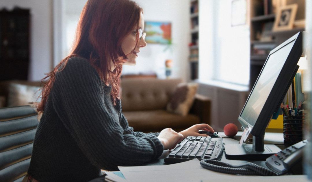 Por Qué Dotar de los Mejores Accesorios y Gadgets al Personal en Oficina
